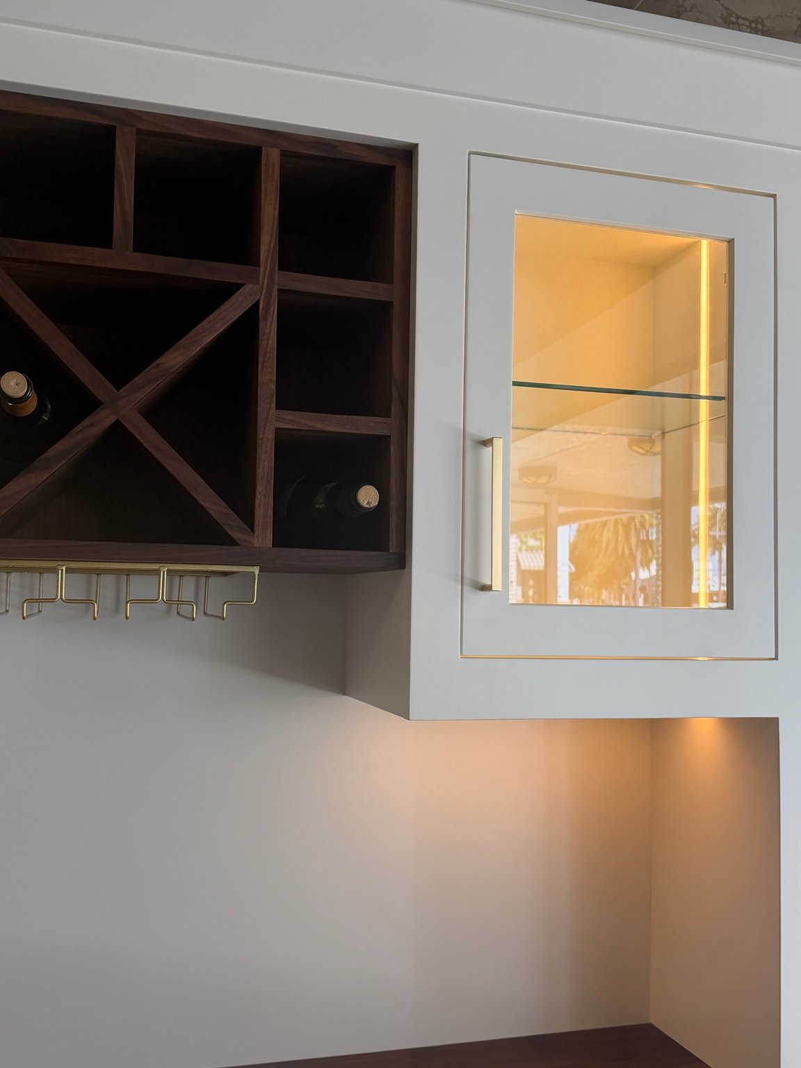 Glass display cabinet and wine storage